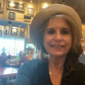 Meet your Posher, Lori